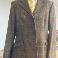 IN STOCK: Princess Cut Traditional brown tweed with plain collar (16-18)